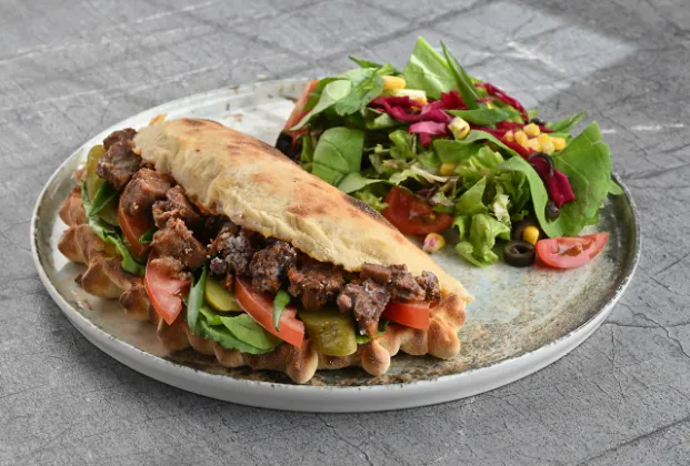 Panzerotti with beef kavurma