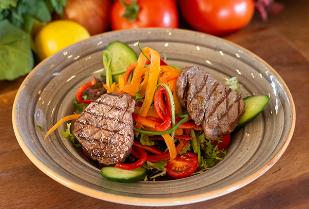 Grilled Tenderloin Salad