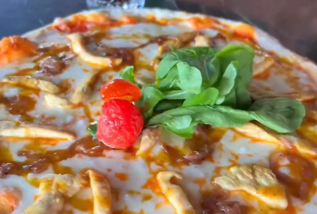 Honey mustard chicken pizza