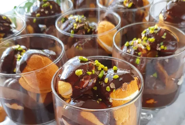 Chocolate profiteroles