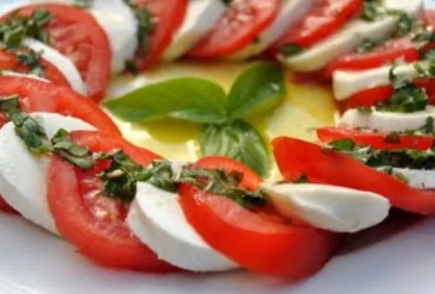 Mozzarella Tomato