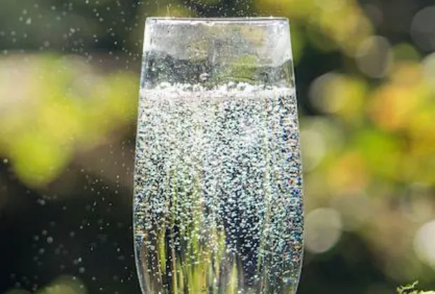 Sparkling mineral water