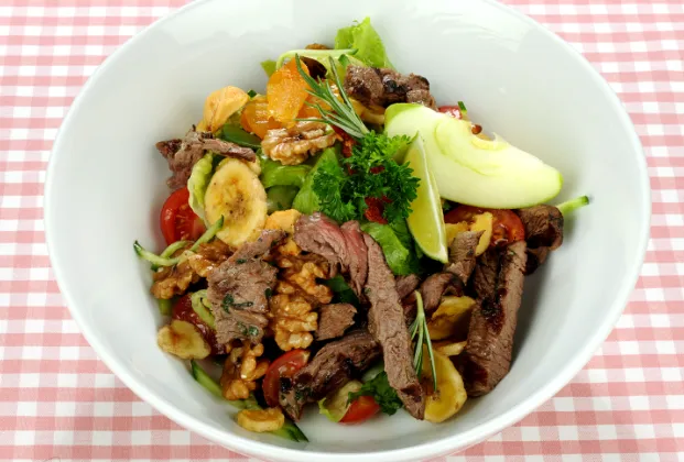Grilled tenderloin salad