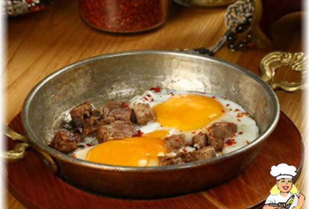 Eggs with kavurma