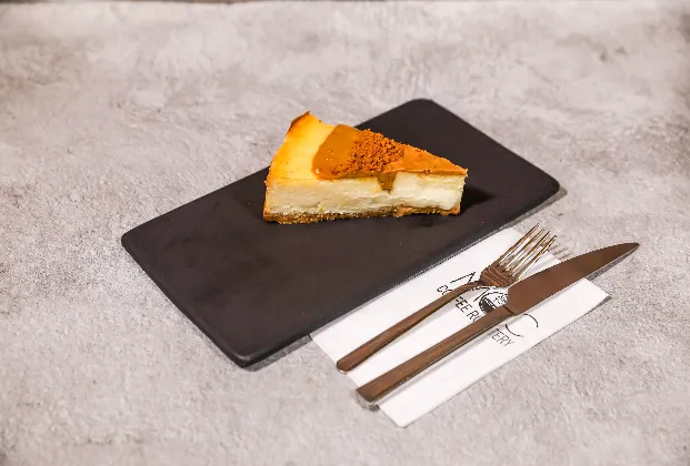 Peanut Caramel Cheesecake
