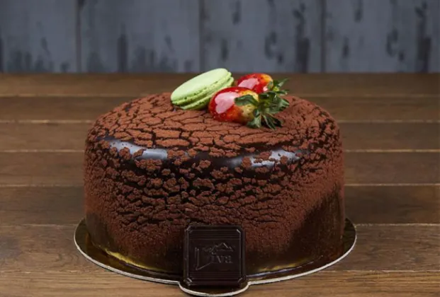 Birthday cake (12–15 people)