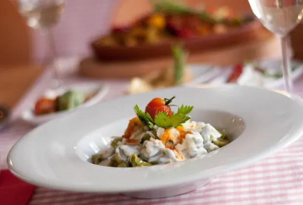 Aegean-style mantı
