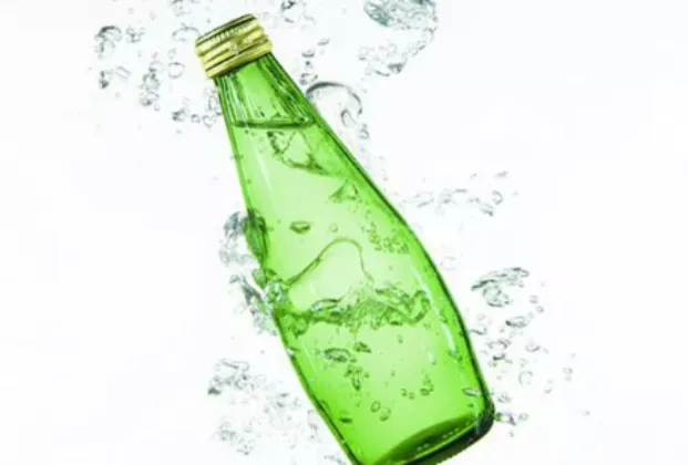 Plain sparkling mineral water