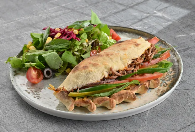 Tandır beef panzerotti