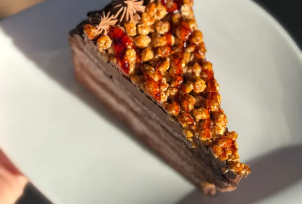 Caramelized Nut Topped Cake