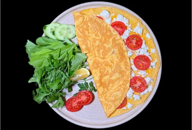 White cheese and tomato omelette