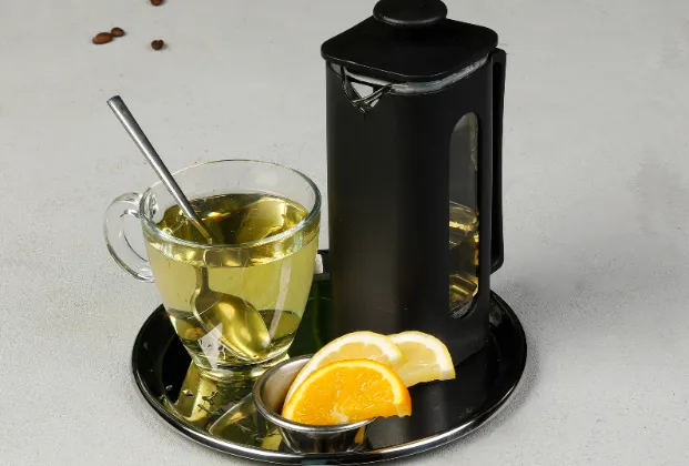 Mint and lemon tea