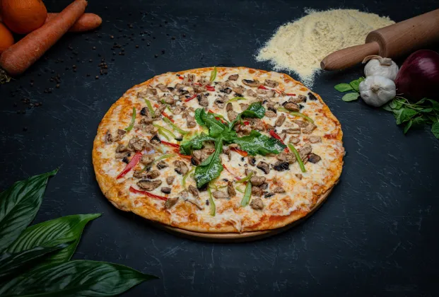 Chicken Mangal Pizza