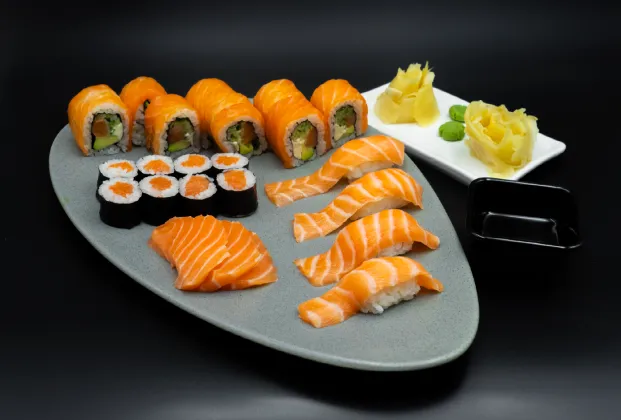 Salmon Set, 24 Pieces