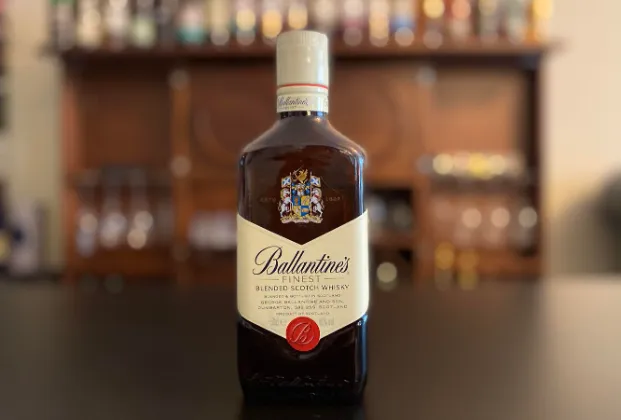 Ballantine's FINEST Blended Scotch Whisky