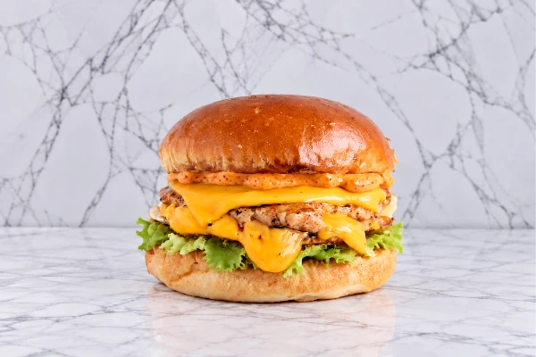 Peri-peri chicken smash burger