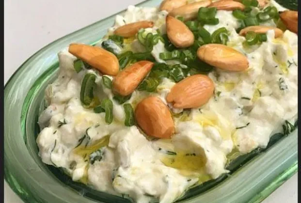 Zucchini with almonds