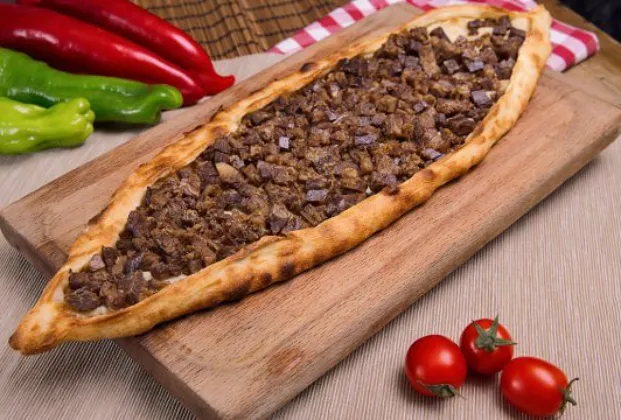 Pide with Kavurma