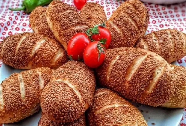 Stuffed simit with kaşar and white cheese