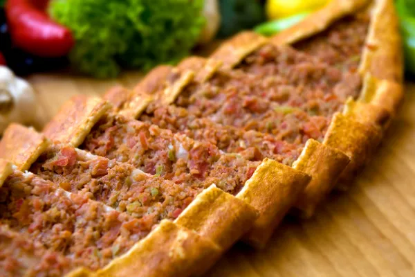 Minced meat pide