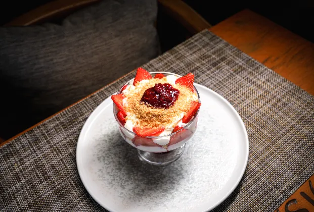 Magnolia with Strawberry and Banana