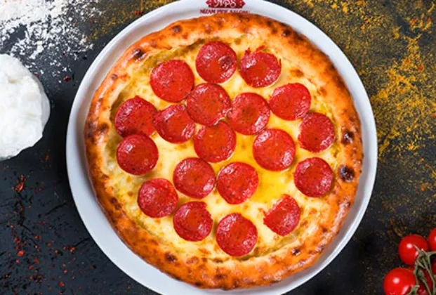Sucuk and kaşar pide