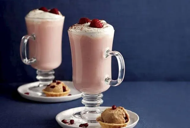 Strawberry hot chocolate