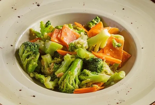 Broccoli with Garlic Sauce