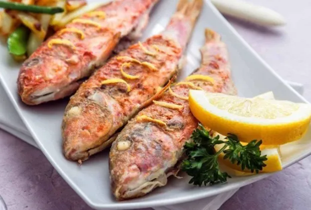 Pan-fried red mullet