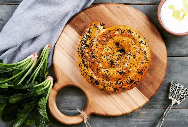 Çengelköy spinach tray börek