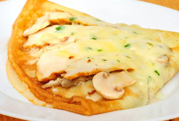 Chicken and mushroom crêpe