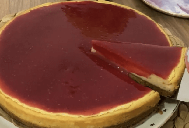 San Sebastián Raspberry Cheesecake