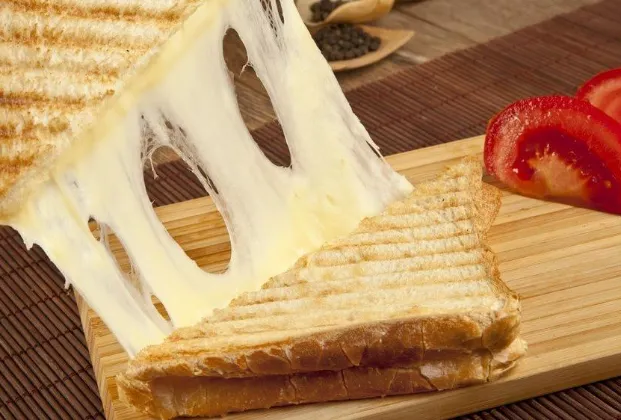 Kaşar cheese toast