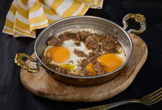 Eggs with kavurma