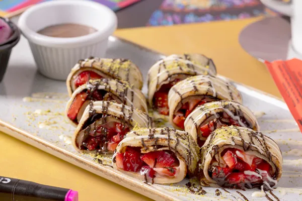 Strawberry Crêpe Rolls