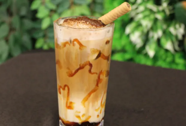 Iced Caramel Macchiato