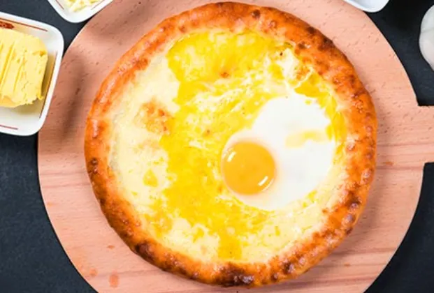 Trabzon cheese and egg pide