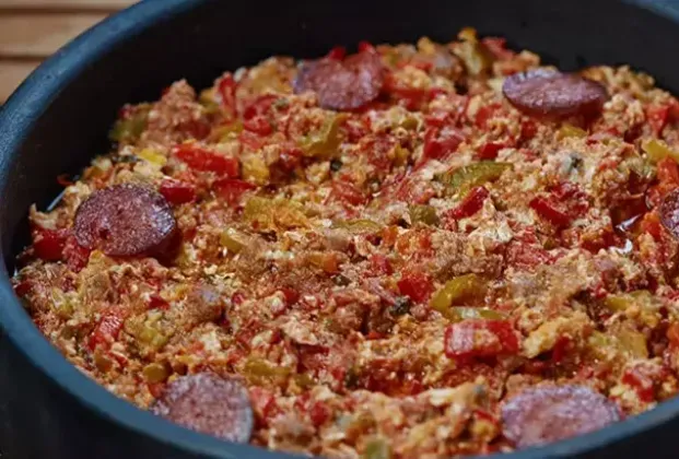 Menemen with sucuk