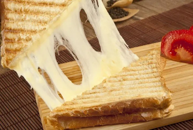 Kaşar cheese toast