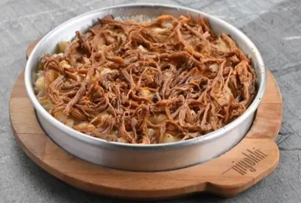 Tray-baked sedani with tandır beef