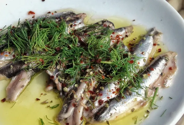 Anchovies with sauce