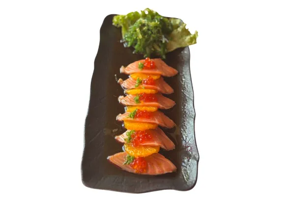 Salmon Usuzukuri (6 pieces)