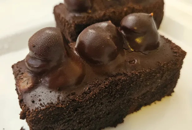 Profiterole cake