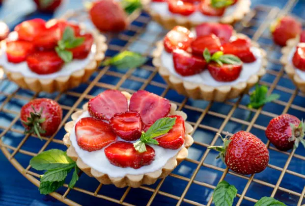 Tartlet plate