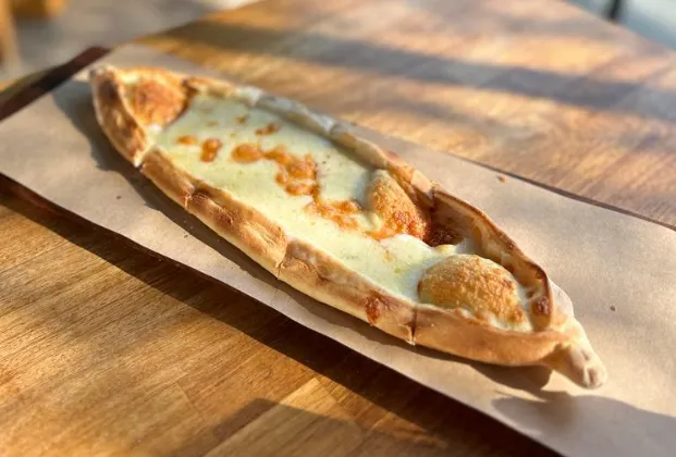 Kaşarlı pide
