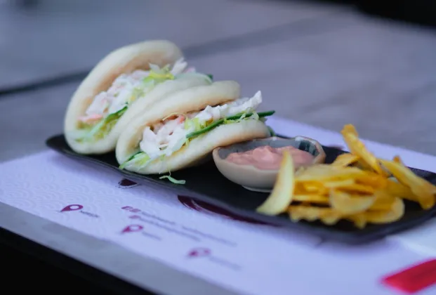 Chicken bun