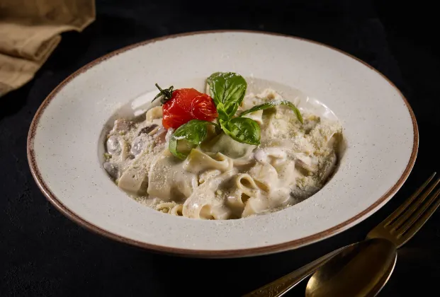 Fettuccine Alfredo