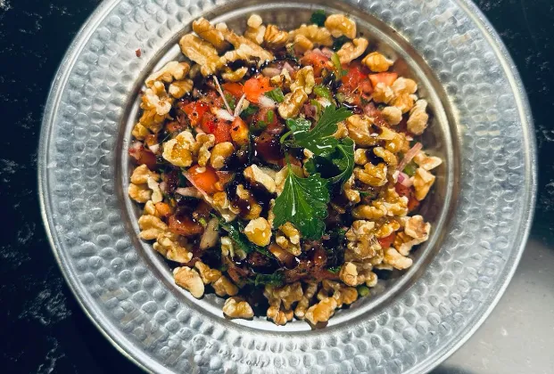 Walnut salad