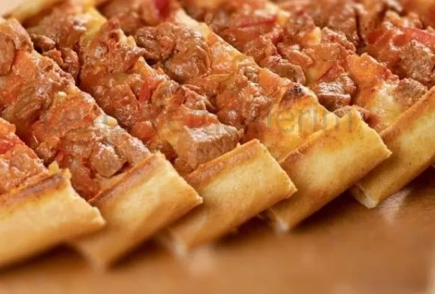 Kuşbaşılı pide