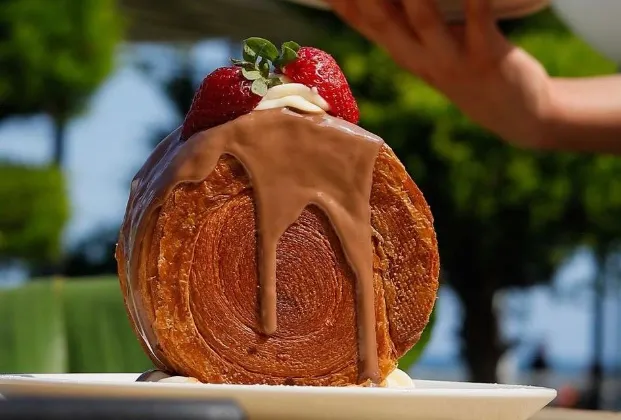 Chocolate Roll (Chocolate-Filled)